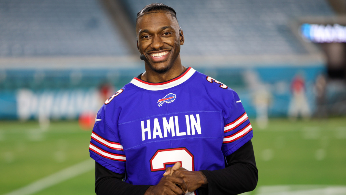 Robert Griffin III Honors Damar Hamlin During Saturday’s NFL Broadcast