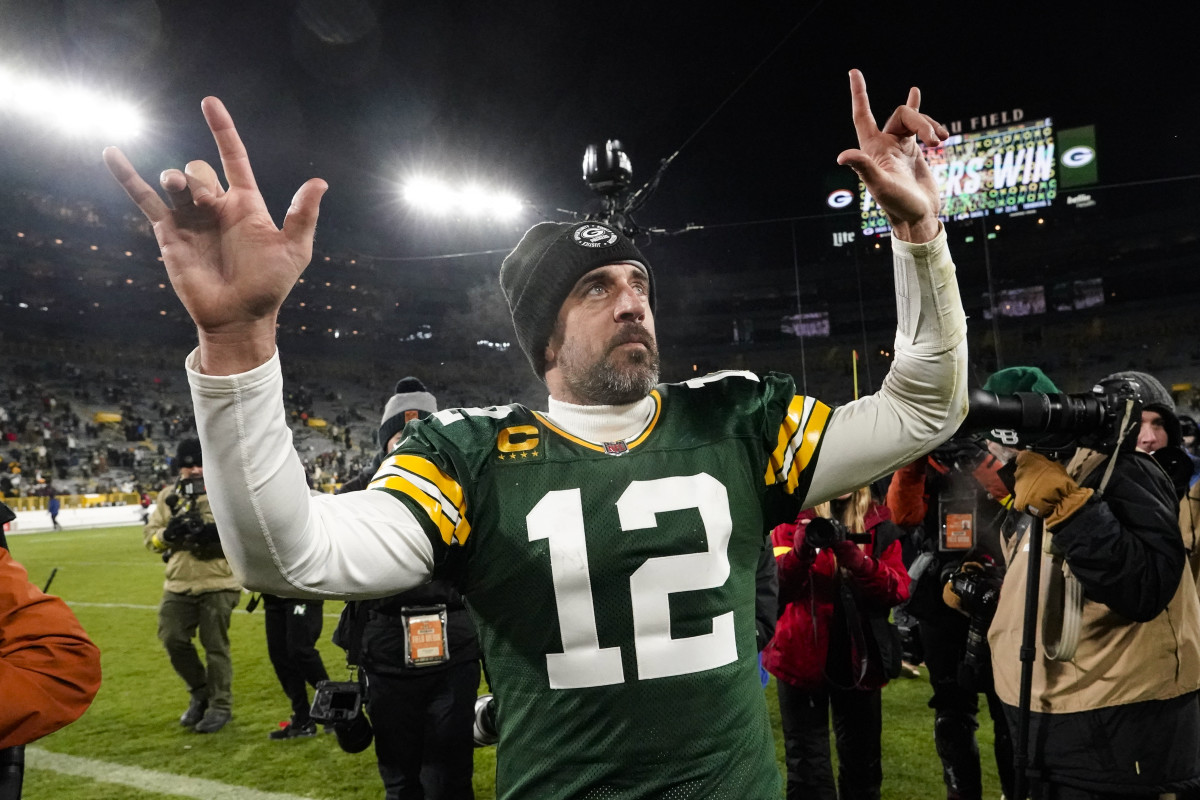 Rodgers Dodges Questions After Spurning Jersey Trade Request