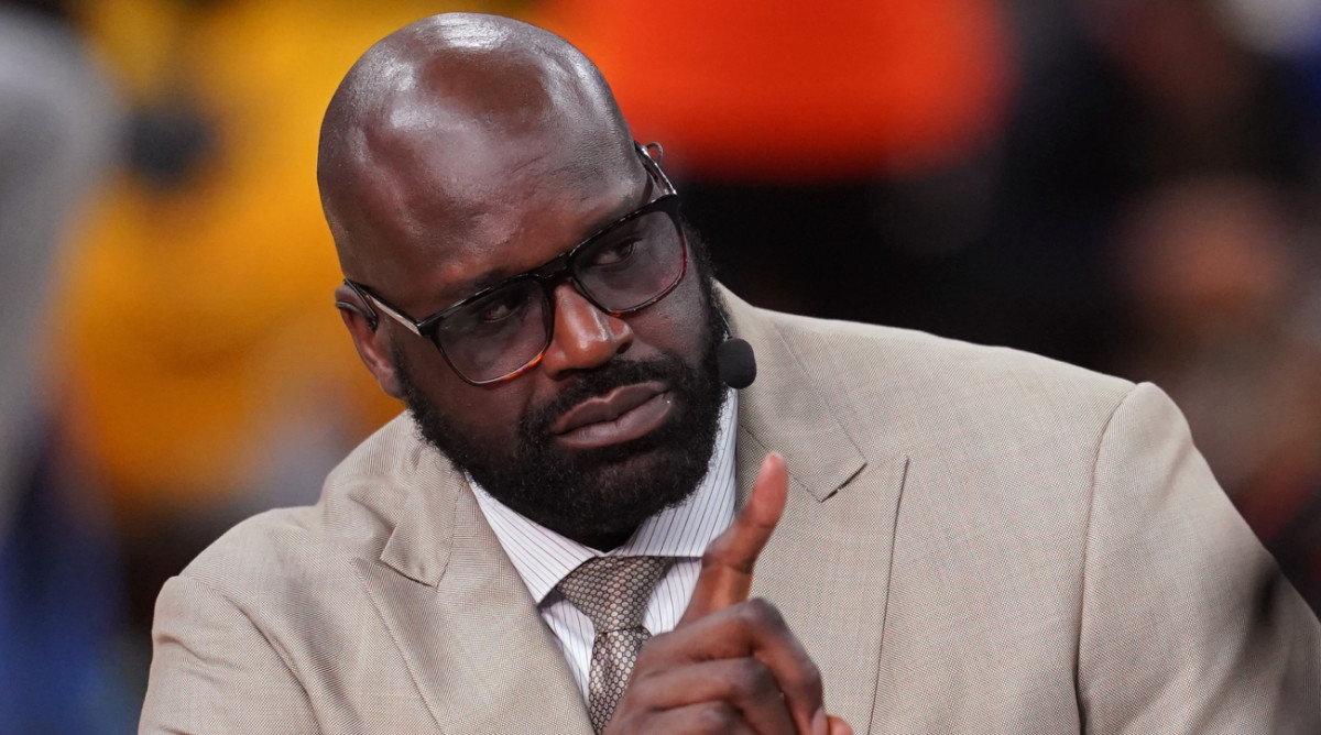 Shaq Fulfills CFP Title Game Bet on Live TV (Video)