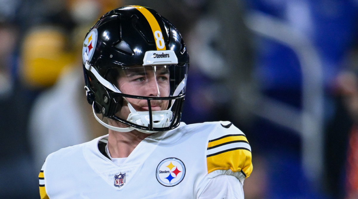 Steelers’ Mike Tomlin Raves About QB Kenny Pickett After Comeback Win