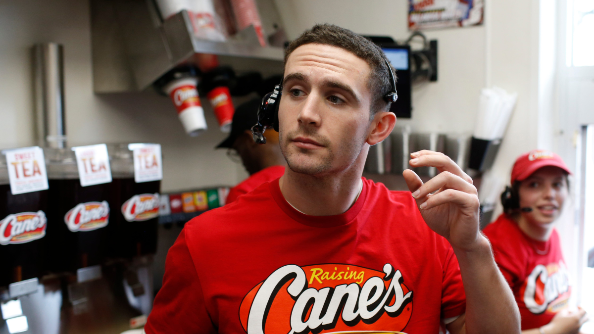 Stetson Bennett Cracks Jokes While Working As Guest Employee at Raising Cane’s