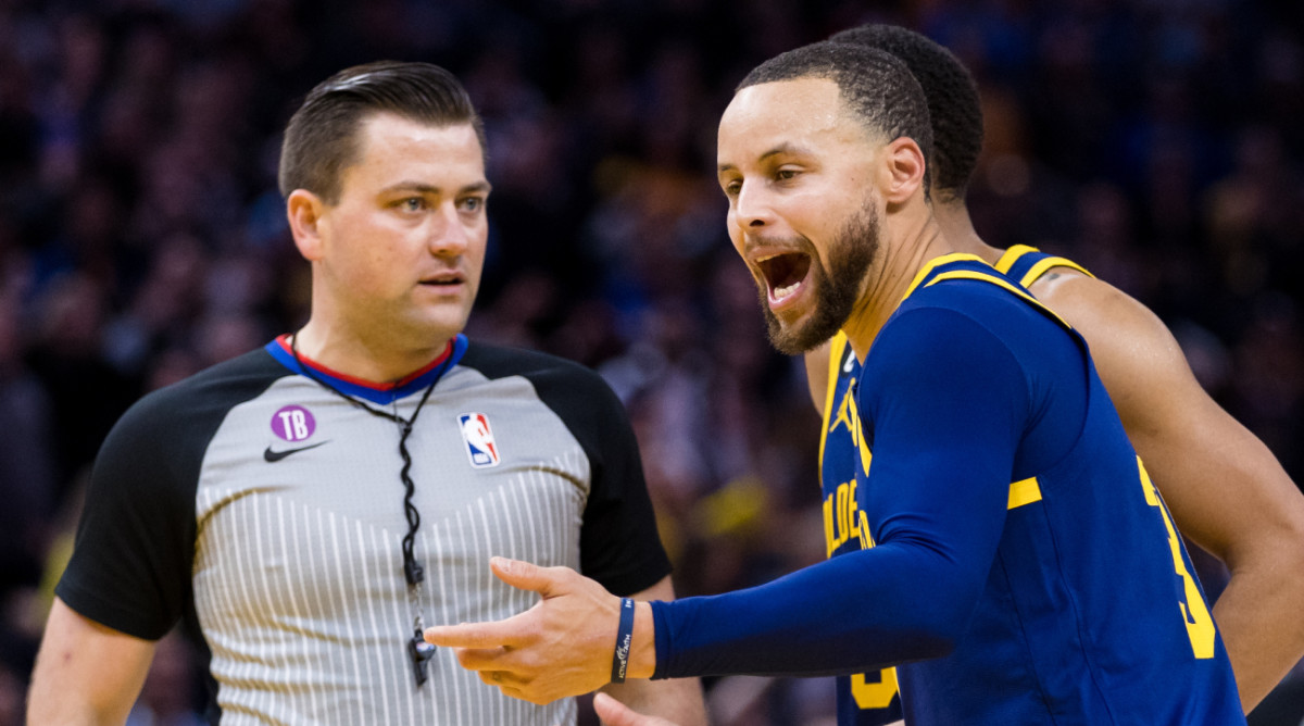 Warriors’ Stephen Curry Fined for Throwing Mouthguard