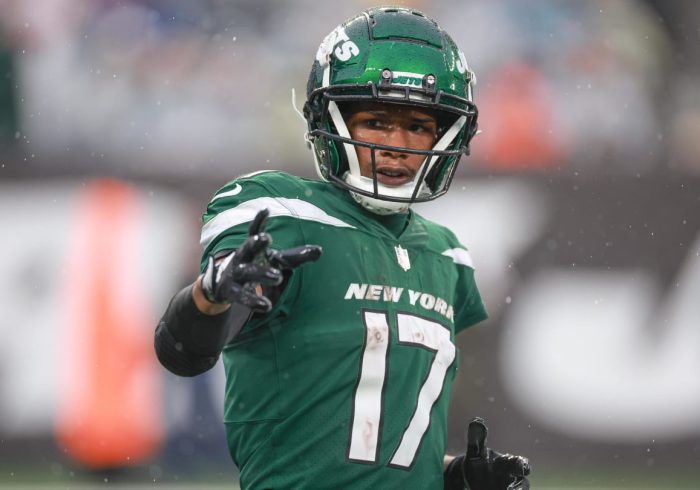 Garrett Wilson Hilariously Roasted Jets Rookie Over His Color-Coded Notes